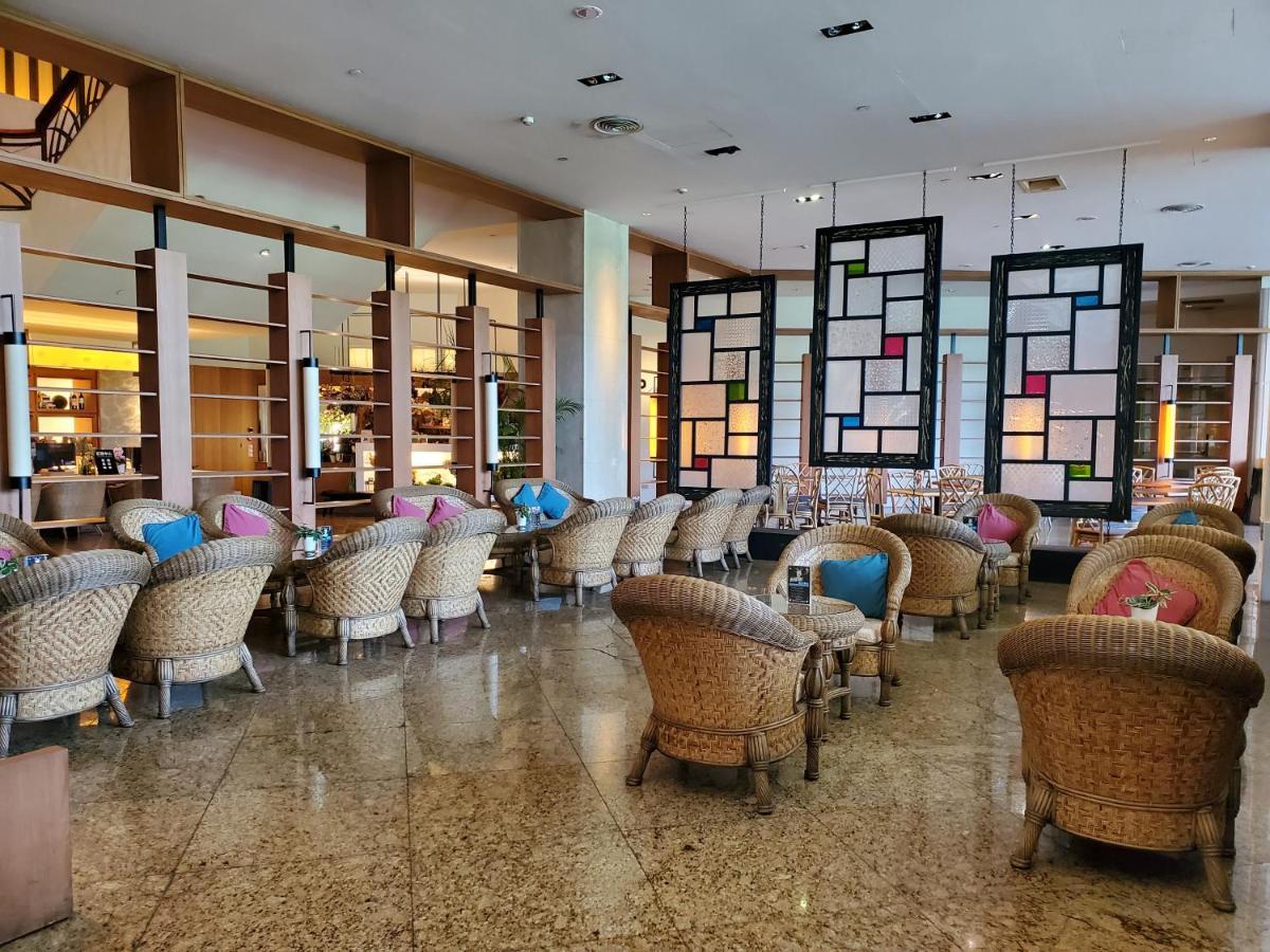 花莲市 美侖大飯店酒店 外观 照片 The lobby of the hotel