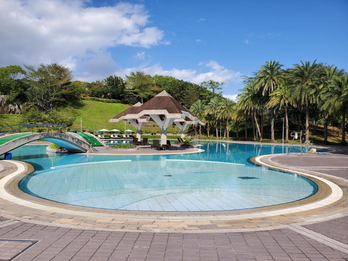 花莲市 美侖大飯店酒店 外观 照片 The swimming pool at the Tagaytay Highlands