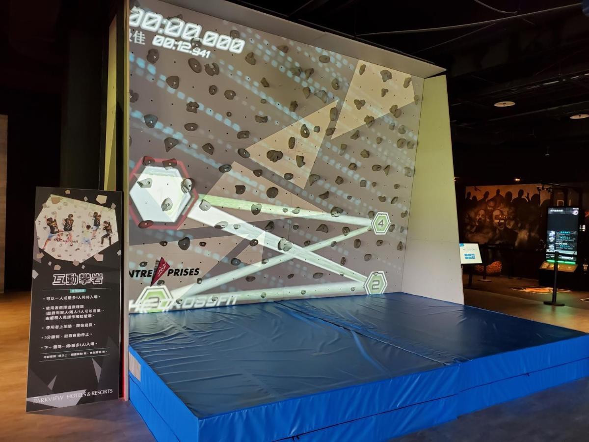 花莲市 美侖大飯店酒店 外观 照片 A climbing wall at the 2016 Olympics